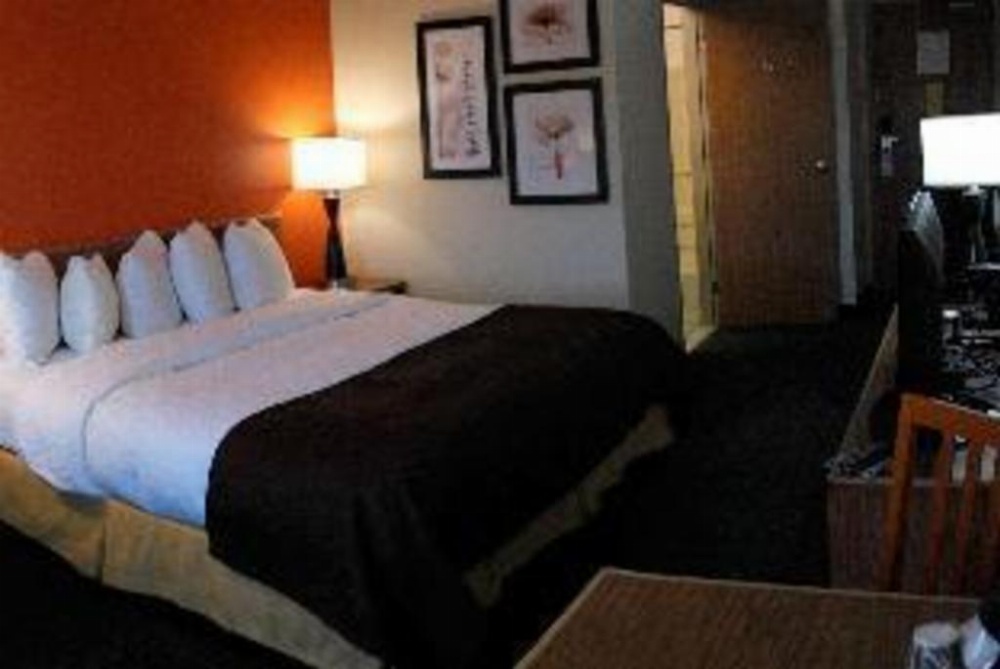 Smoky Hill Inn and Suites Main image