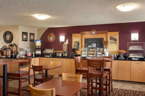 Smoky Hill Inn and Suites image 28