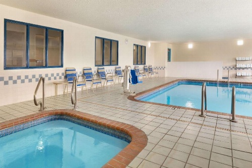 Smoky Hill Inn and Suites image 33